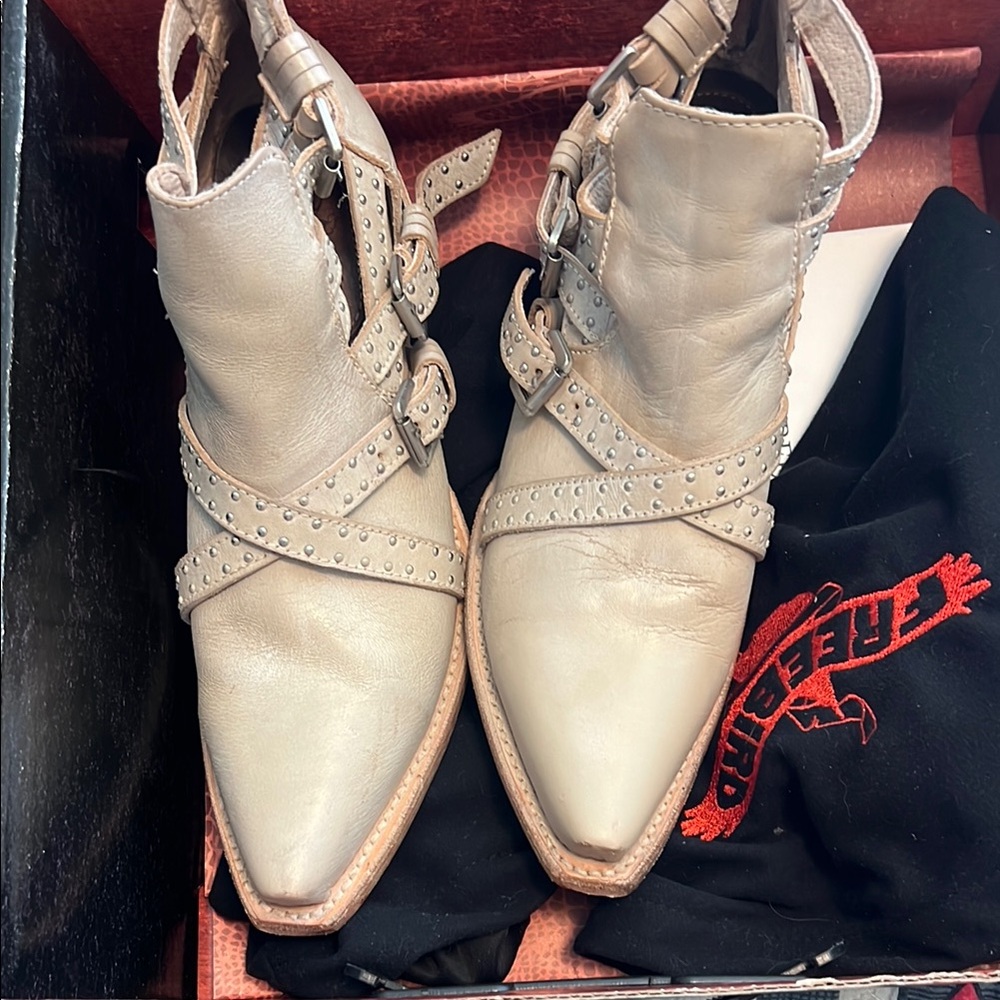 Studded Beige Ankle Boots Freebird size 9.0